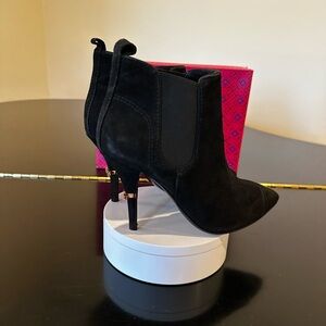 Tory Burch Authentic RARE Winter Luxury Minimalist Black Suede Ankle Boots